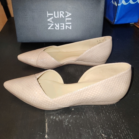 Naturalizer Point Toe Flats, Nude snake 😍🐍 Like new! Size 7 - Picture 5 of 10